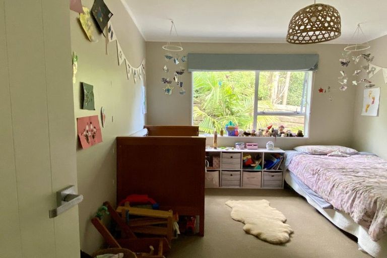 Photo of property in 52 Stillwater Crescent, Stillwater, Silverdale, 0993