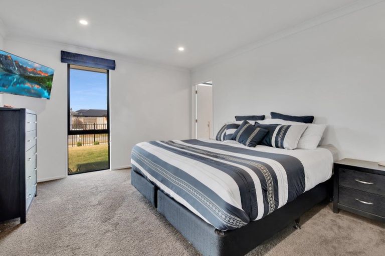 Photo of property in 6 Awatere Street, Pegasus, 7612