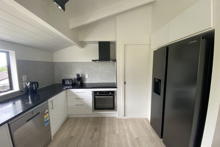 Photo of property in 1/3 Ceramco Place, Torbay, Auckland, 0630