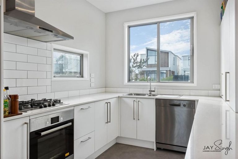 Photo of property in 20 Courage Road, Papakura, 2110