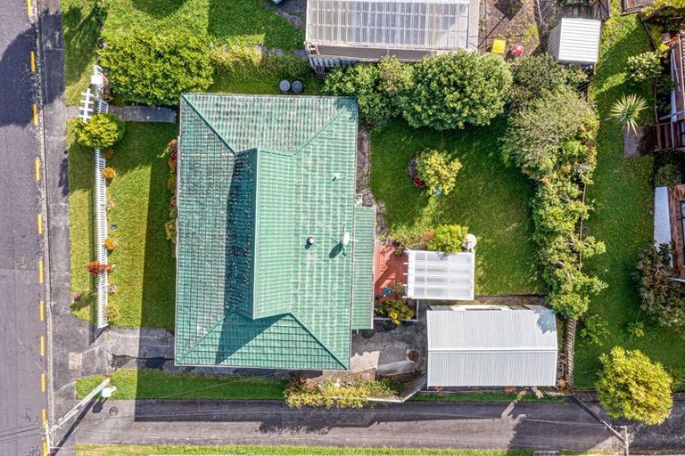 Photo of property in 2/4 Ross Avenue, Glenfield, Auckland, 0629