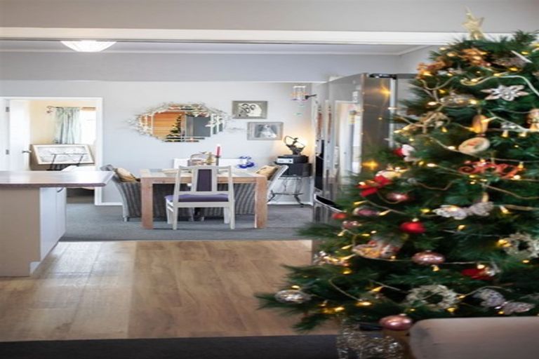 Photo of property in 9 Huber Street, Weymouth, Auckland, 2103