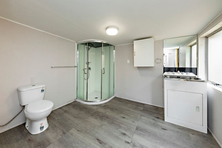 Photo of property in 11 Hinton Place, Weymouth, Auckland, 2103