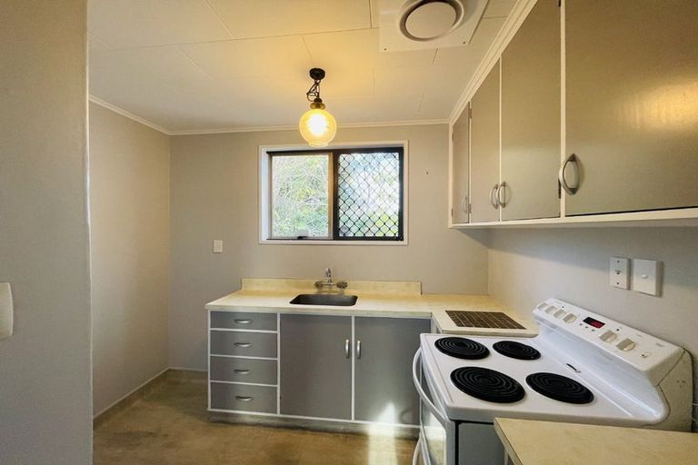 Photo of property in 2/801 Hastings Street North, Hastings, 4122