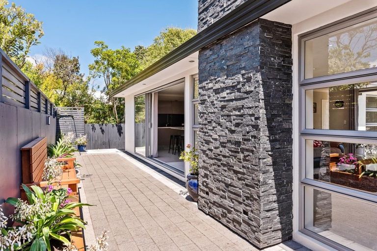 Photo of property in 185 Te Moana Road, Waikanae, 5036