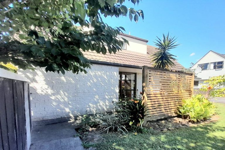 Photo of property in 10 Charisma Court, Kelvin Grove, Palmerston North, 4414