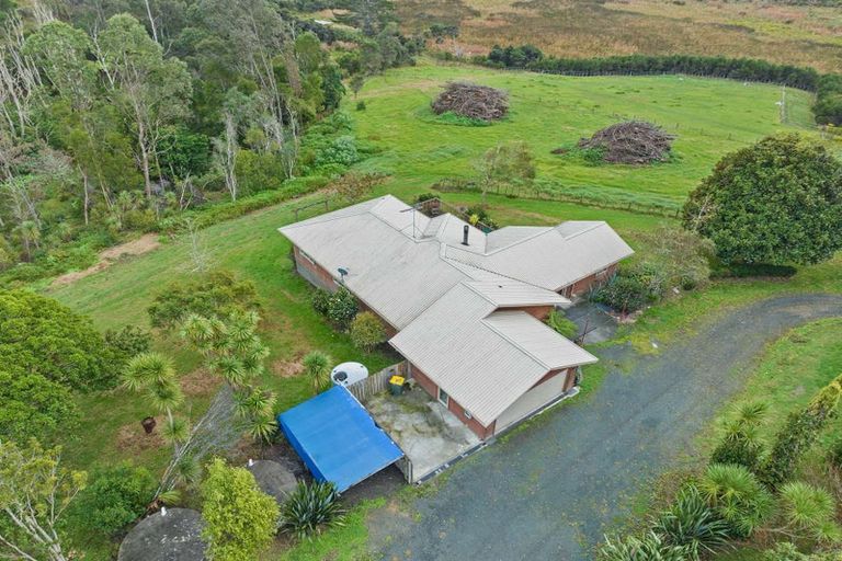 Photo of property in 1175 South Head Road, South Head, Helensville, 0874