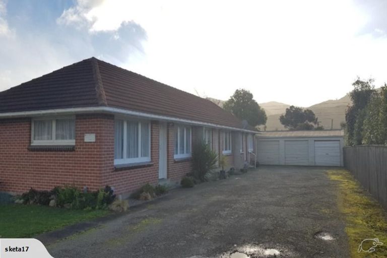 Photo of property in 3/34 Heretaunga Square, Silverstream, Upper Hutt, 5019