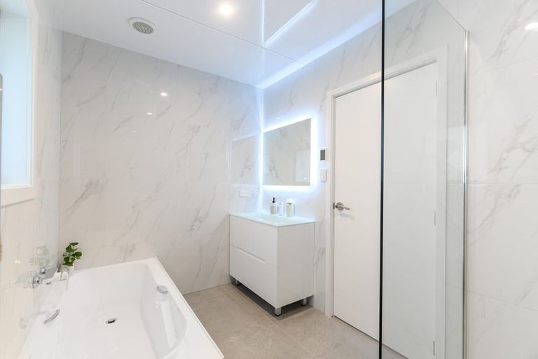 Photo of property in 1/40 Matuhi Rise, Henderson, Auckland, 0612