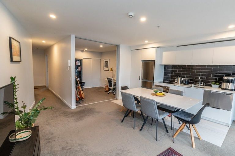Photo of property in Pinnacle Apartments, E801/160 Victoria Street, Te Aro, Wellington, 6011