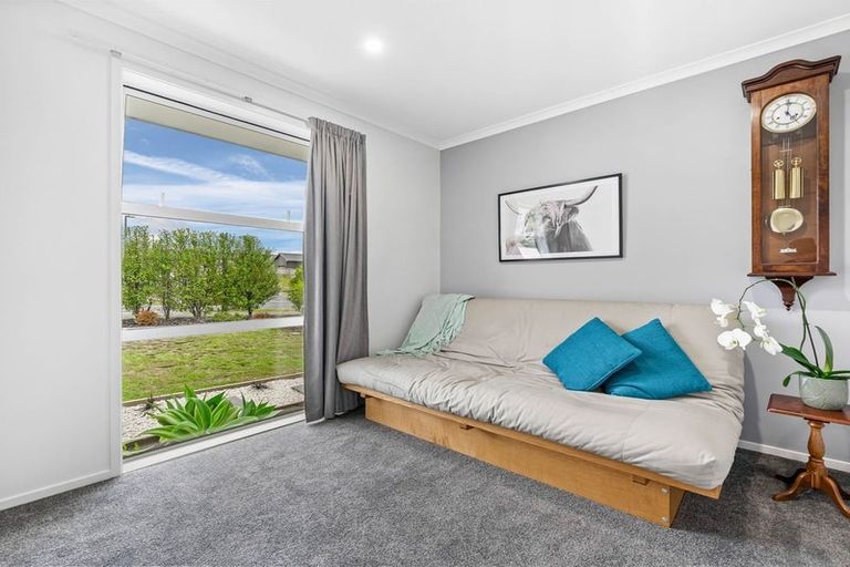 Photo of property in 37 Josh Road, Huapai, Kumeu, 0810