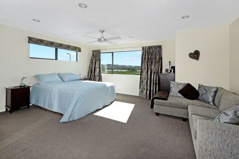 Photo of property in 2 Vivian Road, Silverdale, 0932