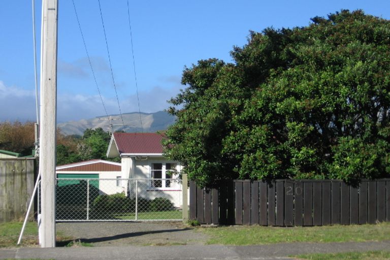 Photo of property in 20 William Street, Waikanae Beach, Waikanae, 5036