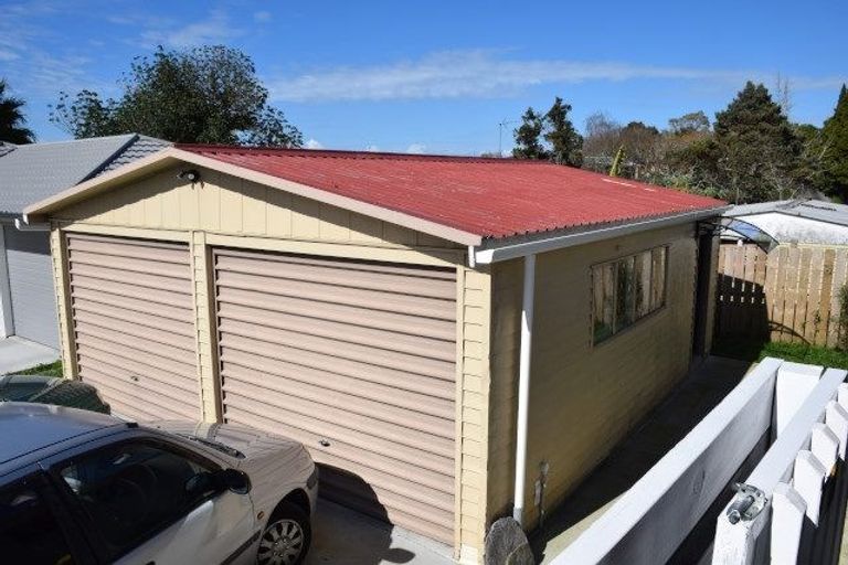 Photo of property in 3 Blue Way, Glendene, Auckland, 0602