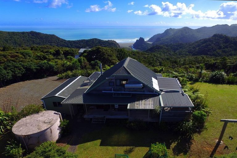 Photo of property in 126 Lone Kauri Road, Karekare, Auckland, 0772