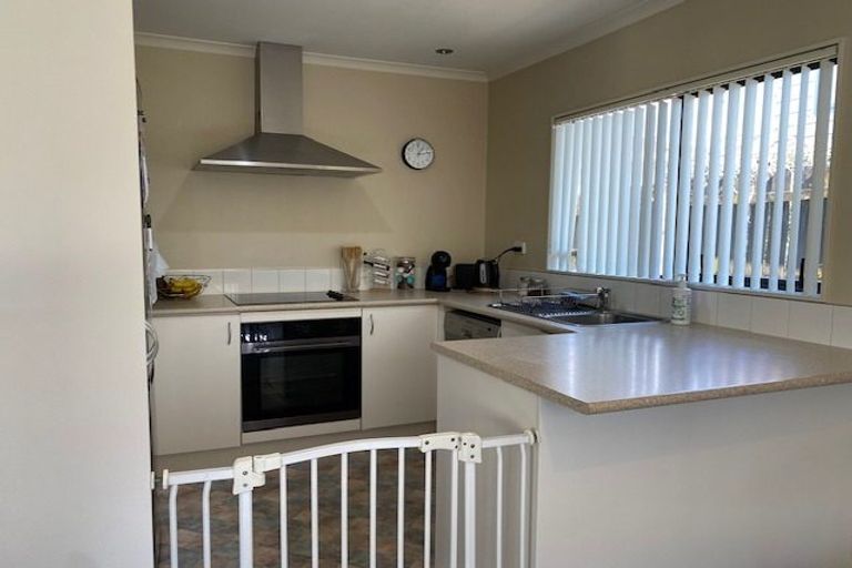 Photo of property in 11a Coubray Place, Botany Downs, Auckland, 2010