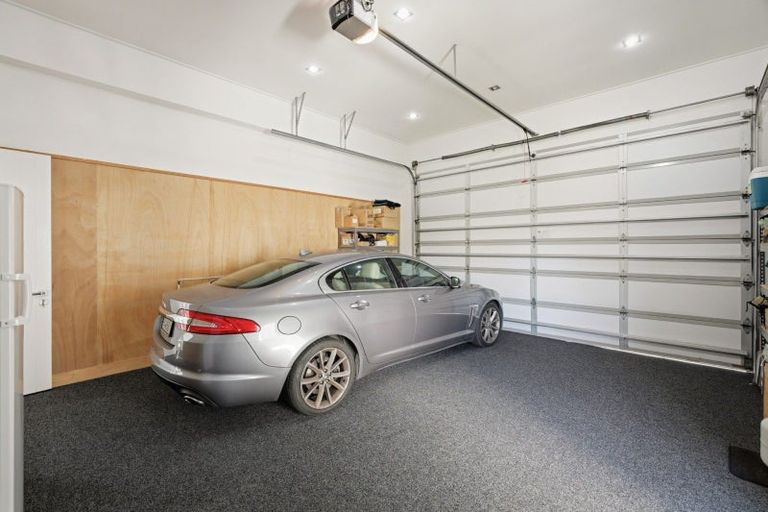 Photo of property in 31 Karewa Parade, Papamoa Beach, Papamoa, 3118