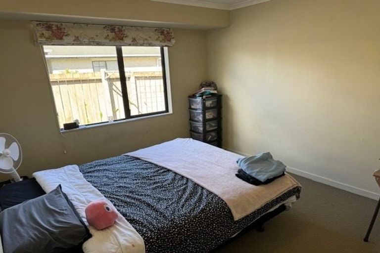 Photo of property in 102 Rhodes Drive, Kelvin Grove, Palmerston North, 4414