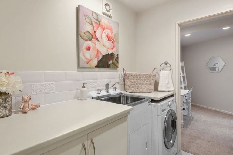 Photo of property in 1/22 Matipo Road, Mairangi Bay, Auckland, 0630