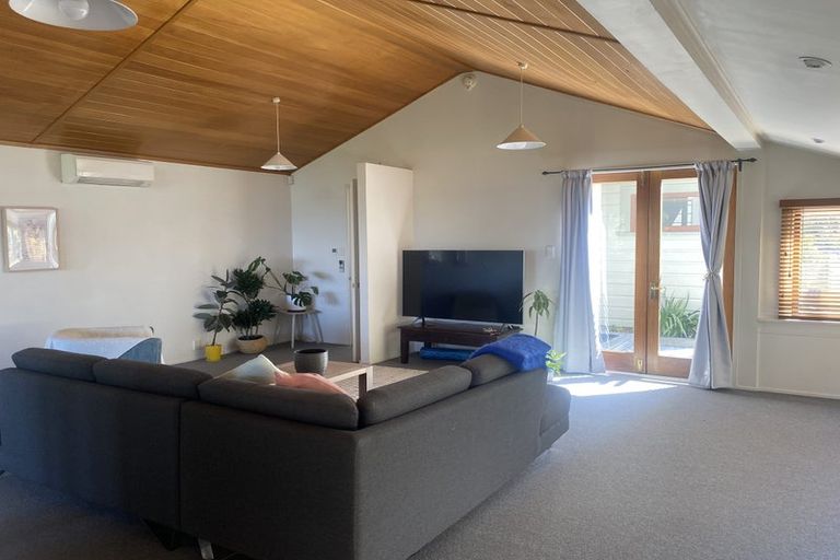 Photo of property in 25 Putnam Street, Northland, Wellington, 6012