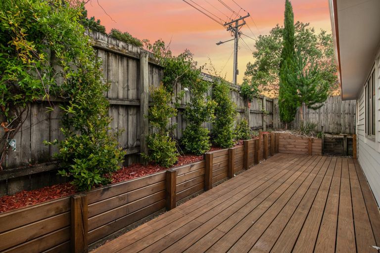 Photo of property in 13a Golf Road, New Lynn, Auckland, 0600