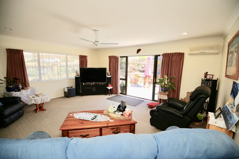 Photo of property in 2 Rata Avenue, Huntly, 3700