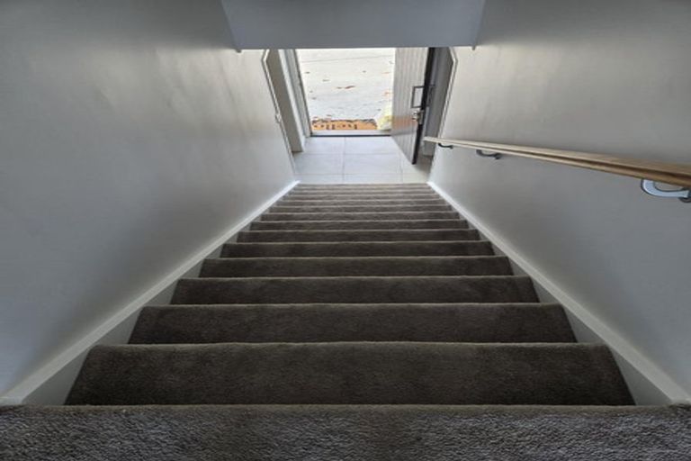 Photo of property in 1/95 Bond Crescent, Forrest Hill, Auckland, 0620