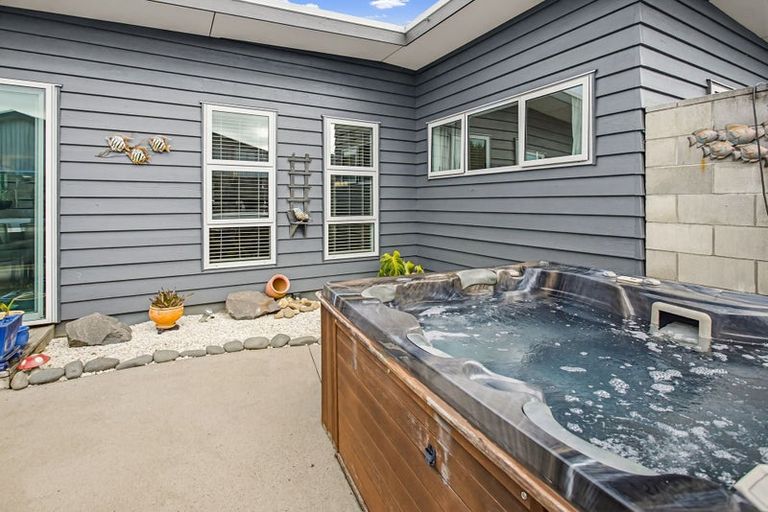 Photo of property in 5 Debenham Drive, Whitianga, 3510