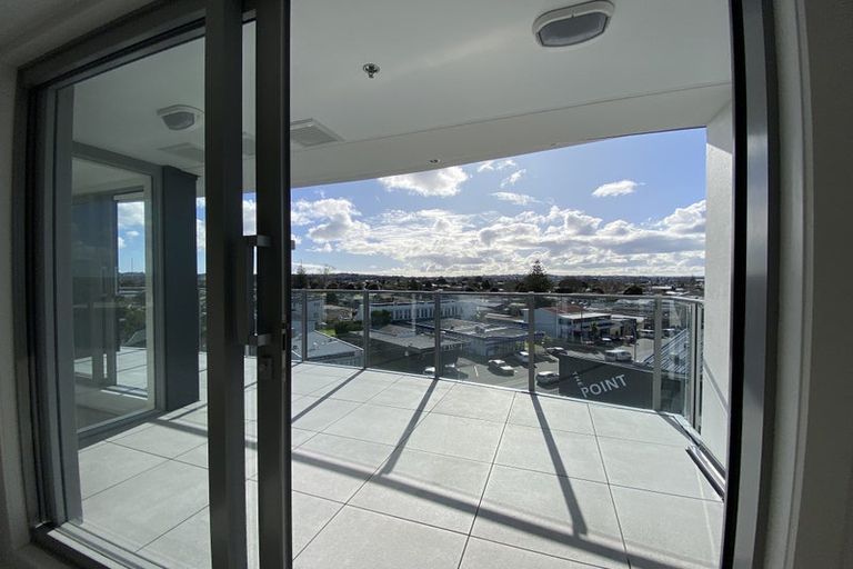 Photo of property in Bella Vista, 4c/84 Gunner Drive, Te Atatu Peninsula, Auckland, 0610