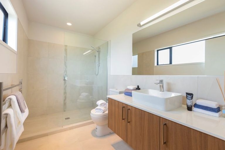 Photo of property in 35 Laly Haddon Place, Matakana, Warkworth, 0985