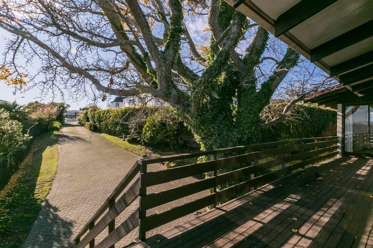 Photo of property in 131 Thompson Road, Bluff Hill, Napier, 4110