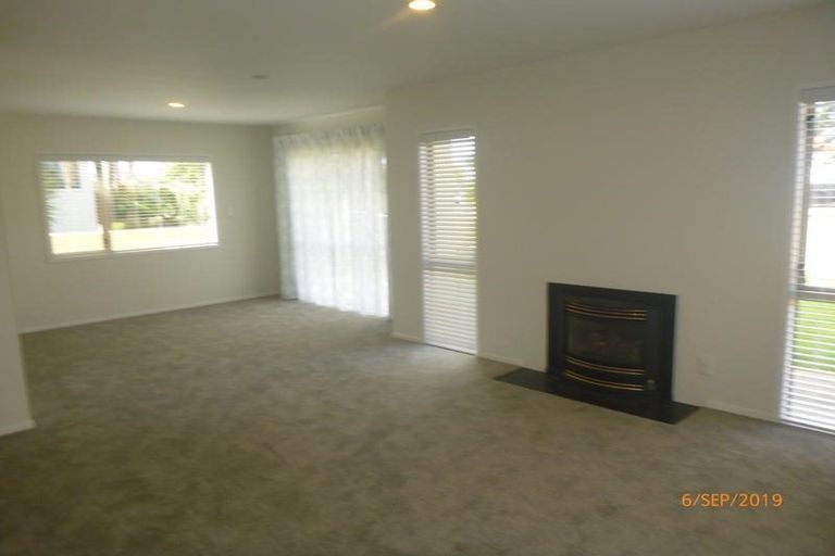 Photo of property in 1 Waimanu Bay Drive, Te Atatu Peninsula, Auckland, 0610