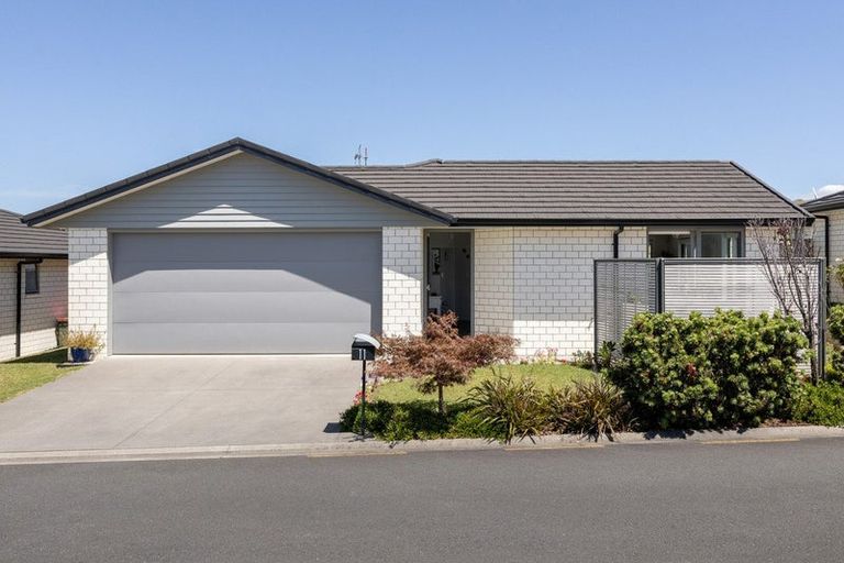 Photo of property in Waterview Estate, 11/4 Greystone Place, Omokoroa, 3114
