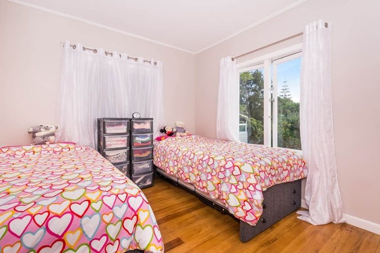 Photo of property in 121 Stredwick Drive, Torbay, Auckland, 0630
