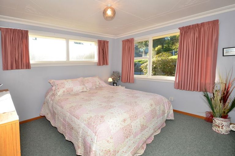 Photo of property in 29 Bayne Terrace, Macandrew Bay, Dunedin, 9014