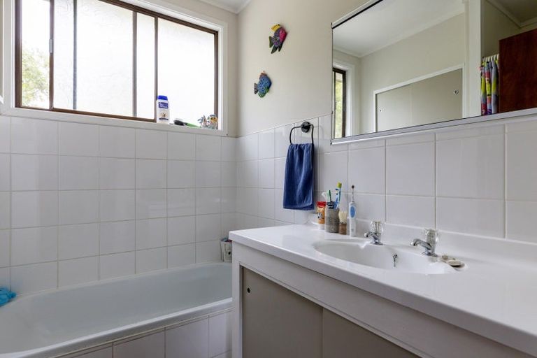 Photo of property in 4 Green Place, Richmond Heights, Taupo, 3330