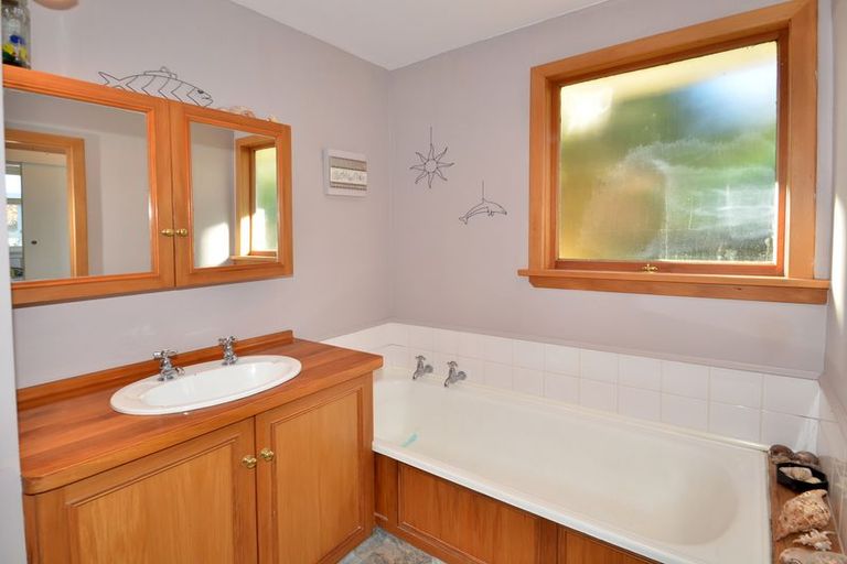 Photo of property in 29 Bayne Terrace, Macandrew Bay, Dunedin, 9014