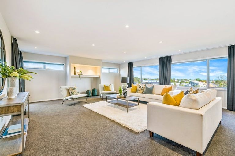 Photo of property in 44 Grenada Avenue, Forrest Hill, Auckland, 0620