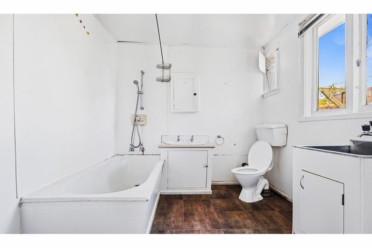 Photo of property in 43 Pavitt Street, Richmond, Christchurch, 8013