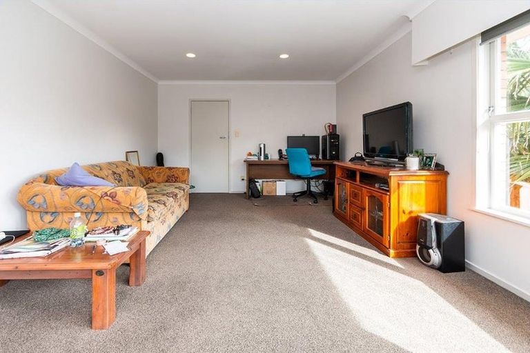 Photo of property in 1/12 Walter Street, Hauraki, Auckland, 0622