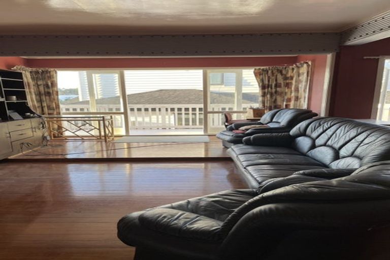 Photo of property in 1/397 Beach Road, Mairangi Bay, Auckland, 0630