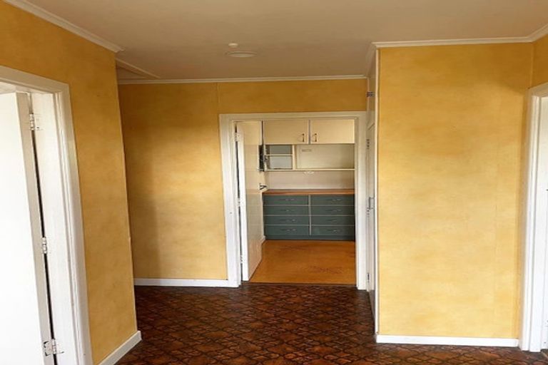 Photo of property in 27 Stottholm Road, Titirangi, Auckland, 0604