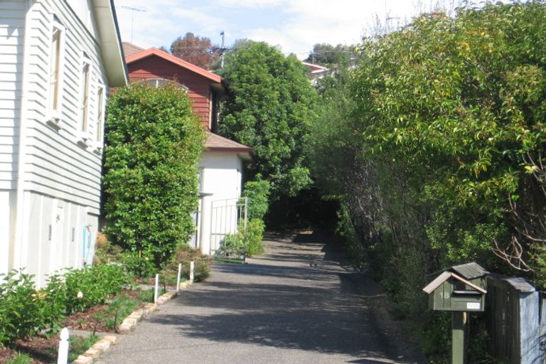 Photo of property in 1/18 Sandown Road, Rothesay Bay, Auckland, 0630