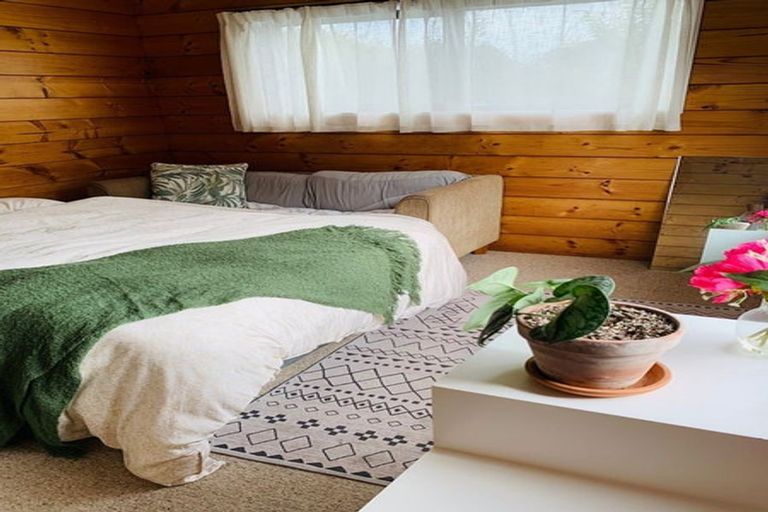 Photo of property in 2/72 Aeroview Drive, Beach Haven, Auckland, 0626