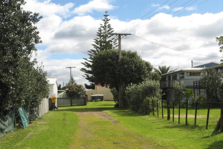 Photo of property in 28 Hall Road, Pataua North, Whangarei, 0175