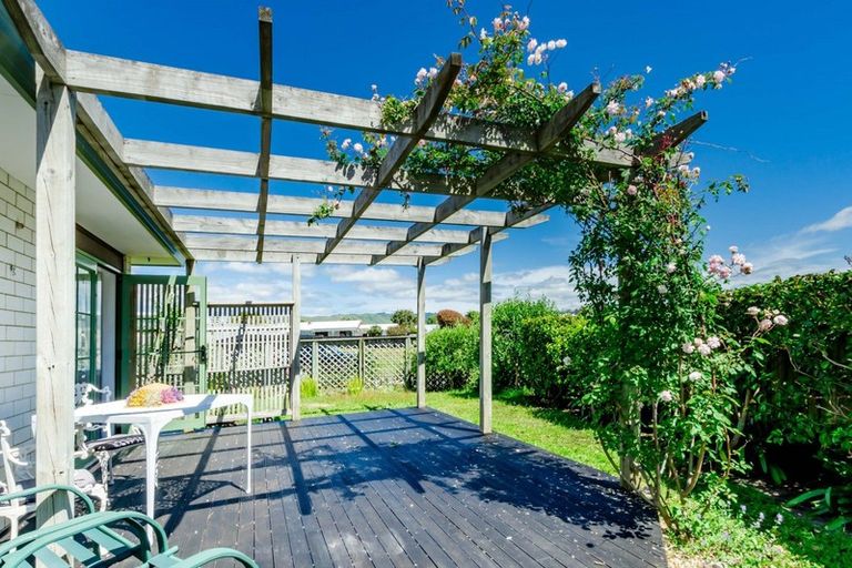 Photo of property in 7 Tobys Way, Waikanae Beach, Waikanae, 5036