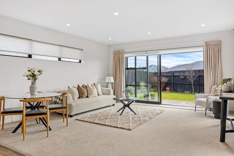 Photo of property in 2 Lussa Close, Broomfield, Christchurch, 8042