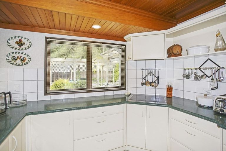 Photo of property in 6 Kowhai Place, Pukekohe, 2120