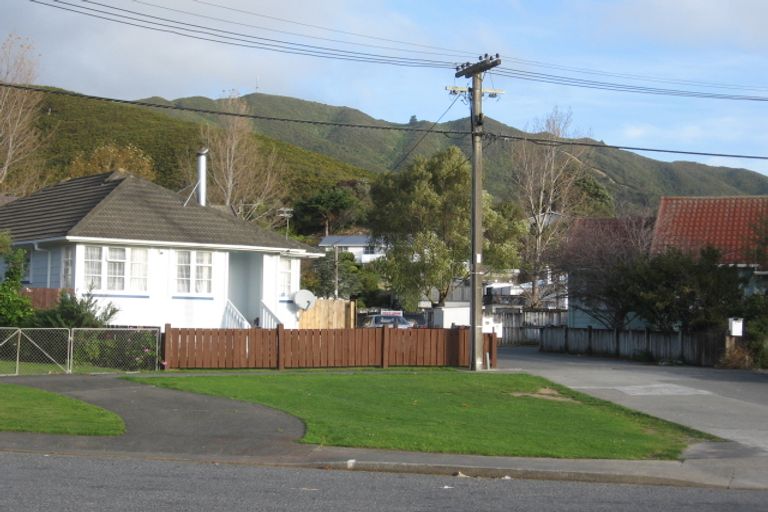 Photo of property in 50 Strand Crescent, Naenae, Lower Hutt, 5011
