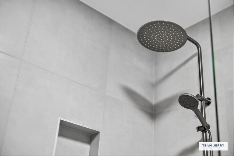 Photo of property in 27 Jandell Crescent, Bucklands Beach, Auckland, 2014